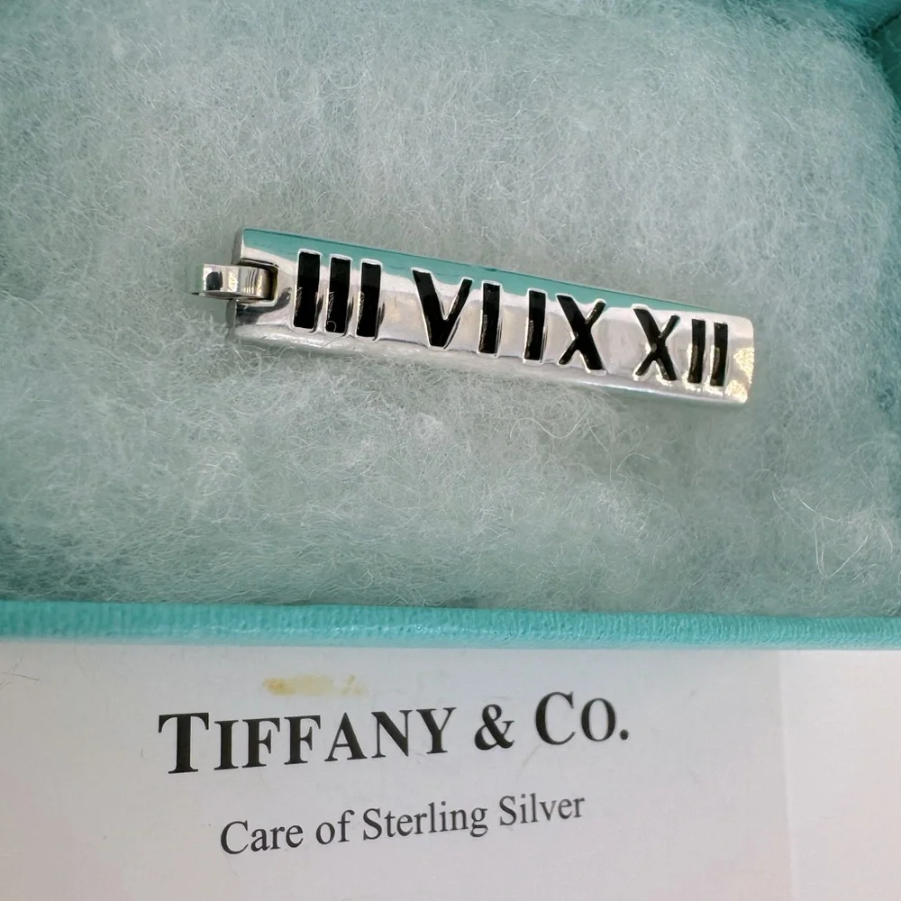 🌟 Tiffany & Co Atlas Pendant Roman Numeral Bar Pendant ‘03 925 Rare Tiffany & Co - Picture 5 of 10